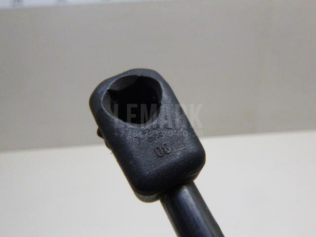 Амортизатор двери багажника для  BMW 1-serie E82/E88 2007-2013