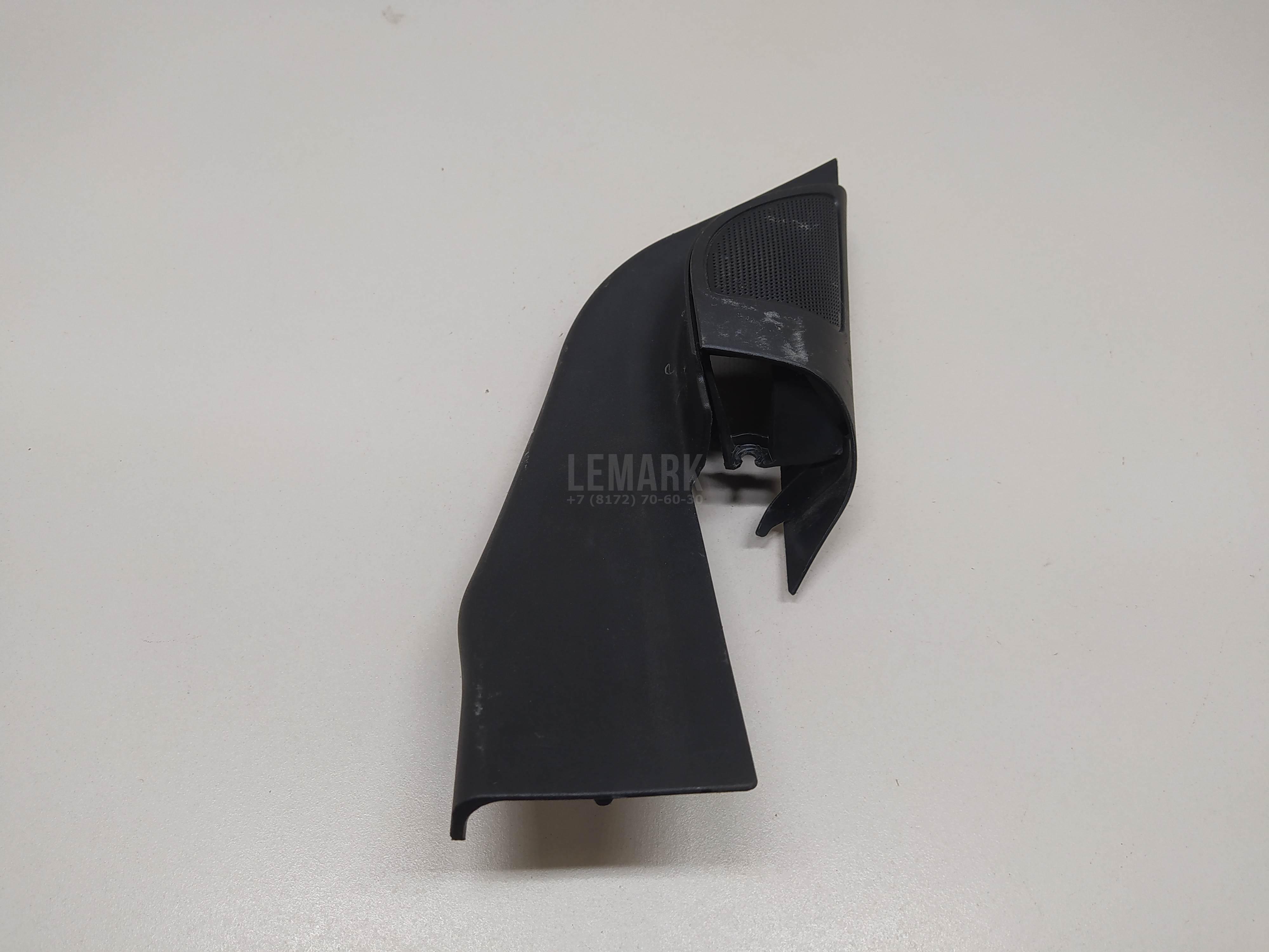 Крышка зеркала внутренняя правая 1382434 Ford
