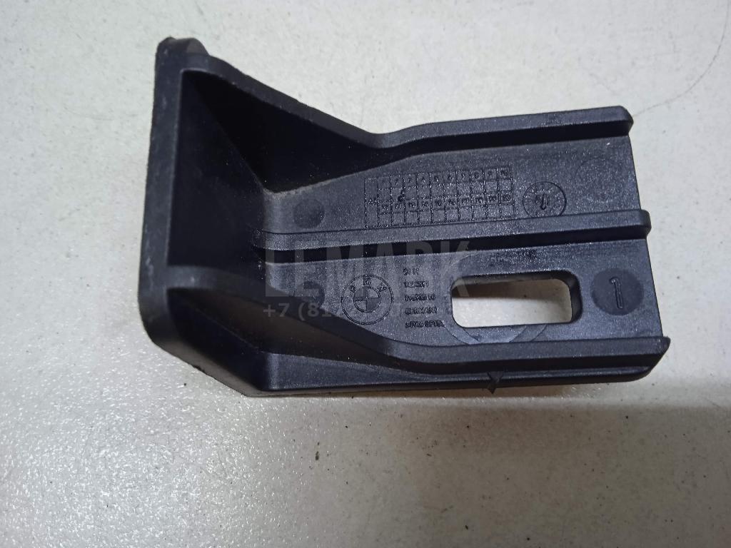 Кронштейн переднего бампера для  BMW 7-serie G11/G12 2015-2022