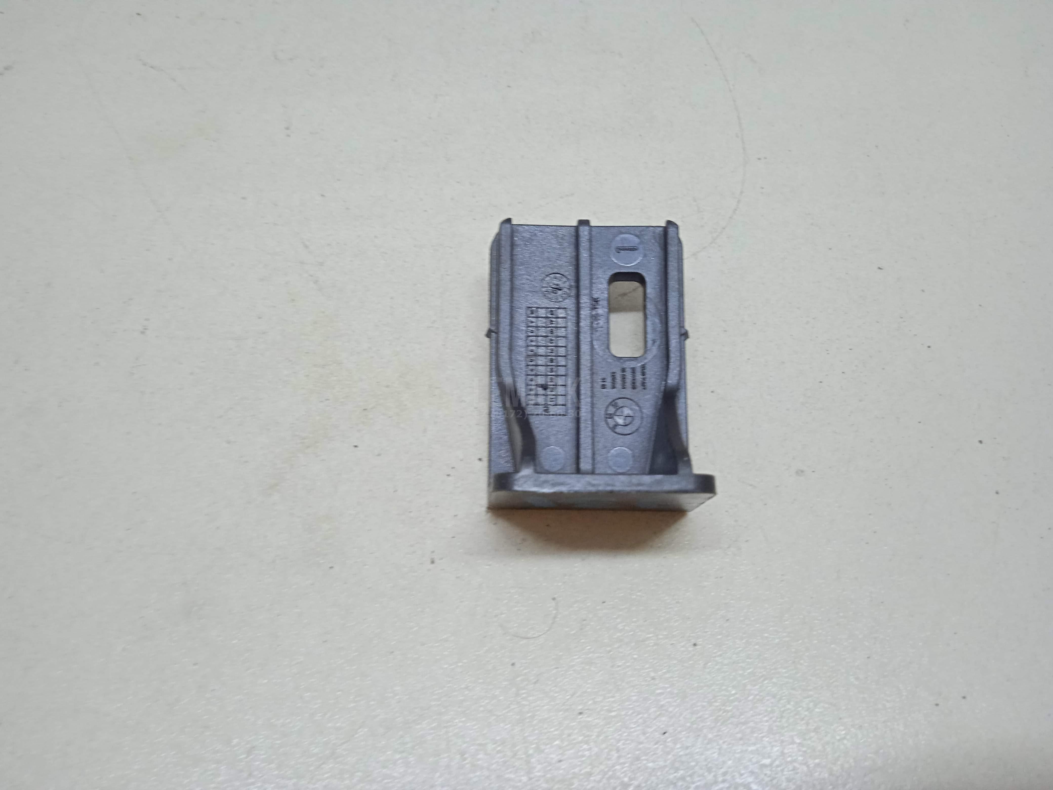 Кронштейн переднего бампера для  BMW 7-serie G11/G12 2015-2022