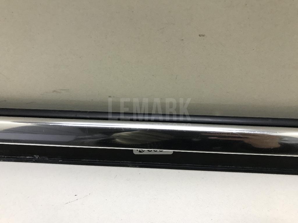 Накладка стекла переднего правого для  BMW X1 E84 2009-2015
