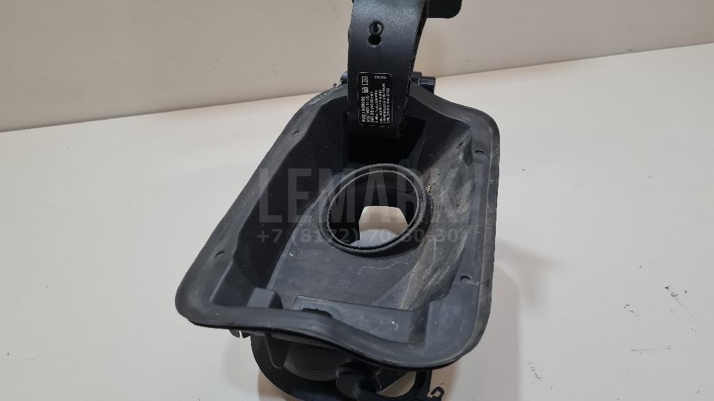 Ниша лючка бензобака для  BMW X3 E83 2004-2010