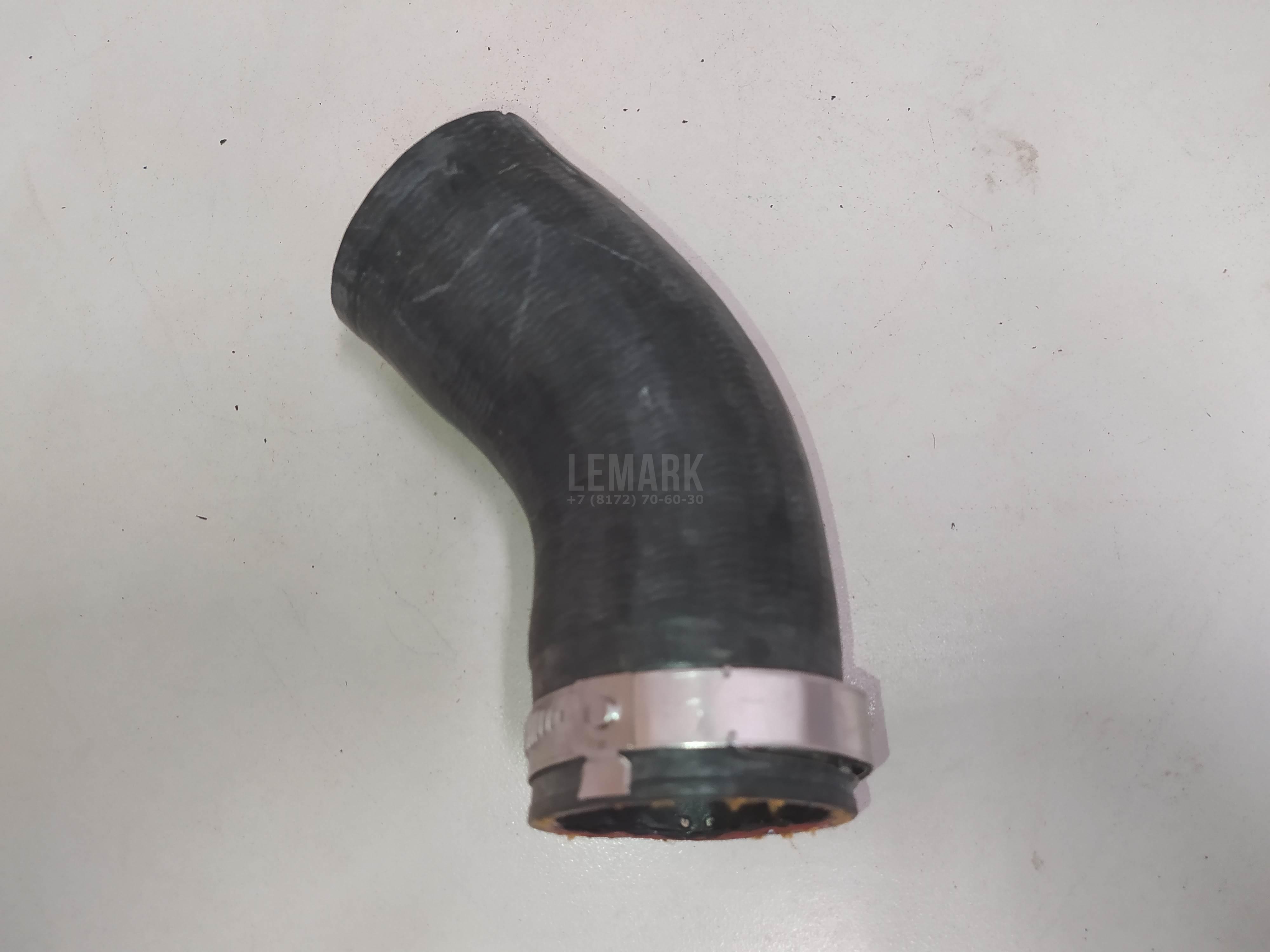 Патрубок интеркулера 04L145828G VAG