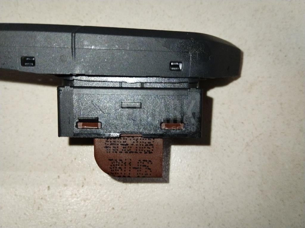Кнопка центрального замка для  BMW 3-serie E90/E91 2005-2012