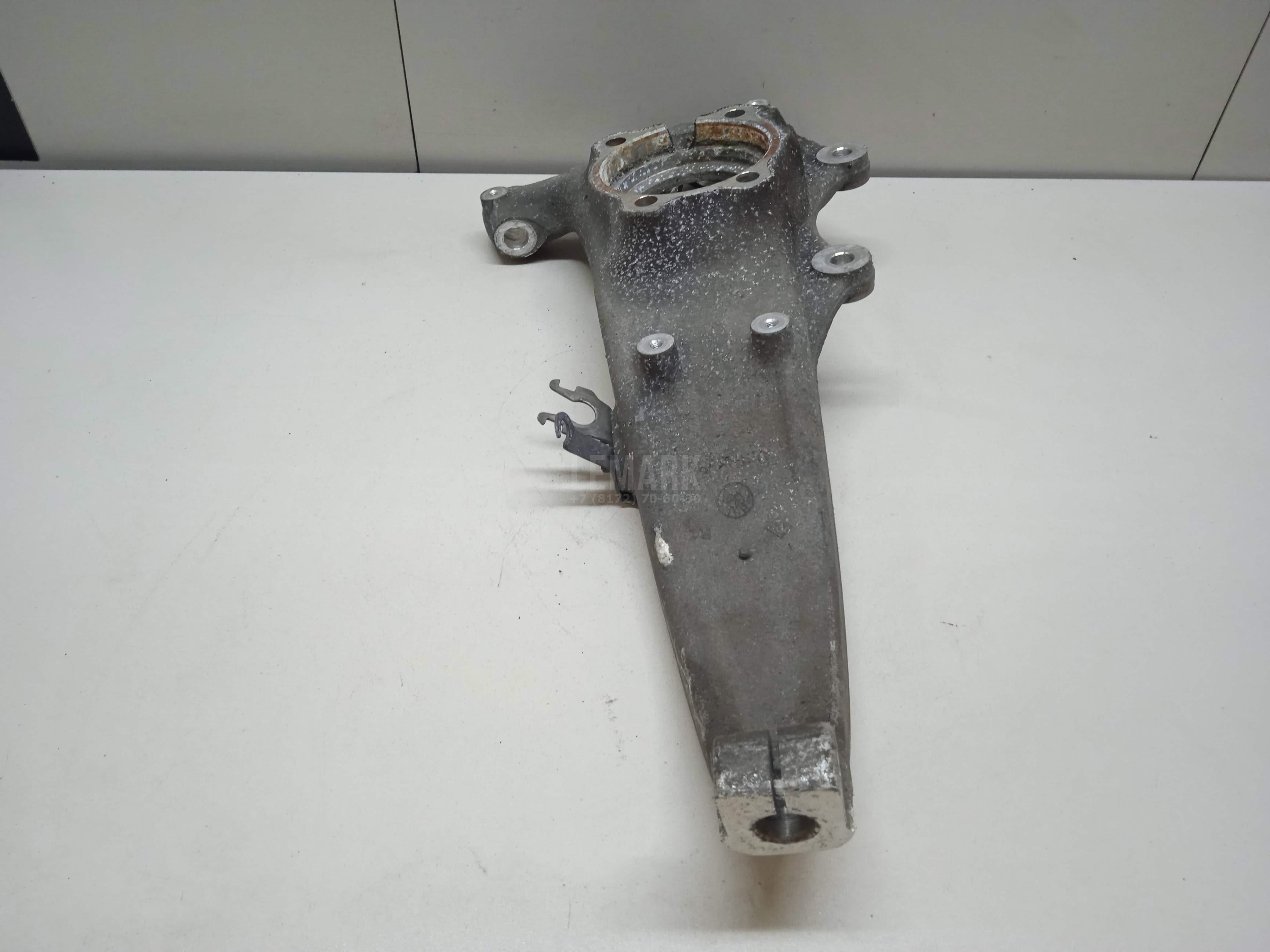 Кулак поворотный передний правый для  Audi 80/90 [B3] 1986-1991