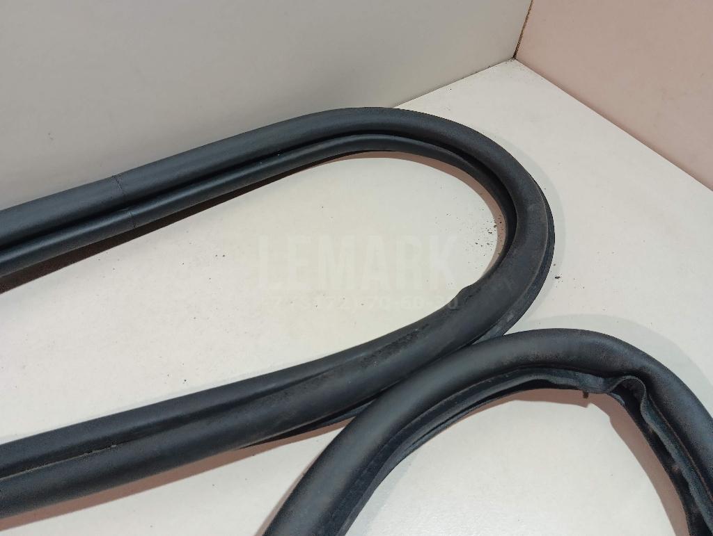 Уплотнитель (внутри) 5JA867368E5AP VAG