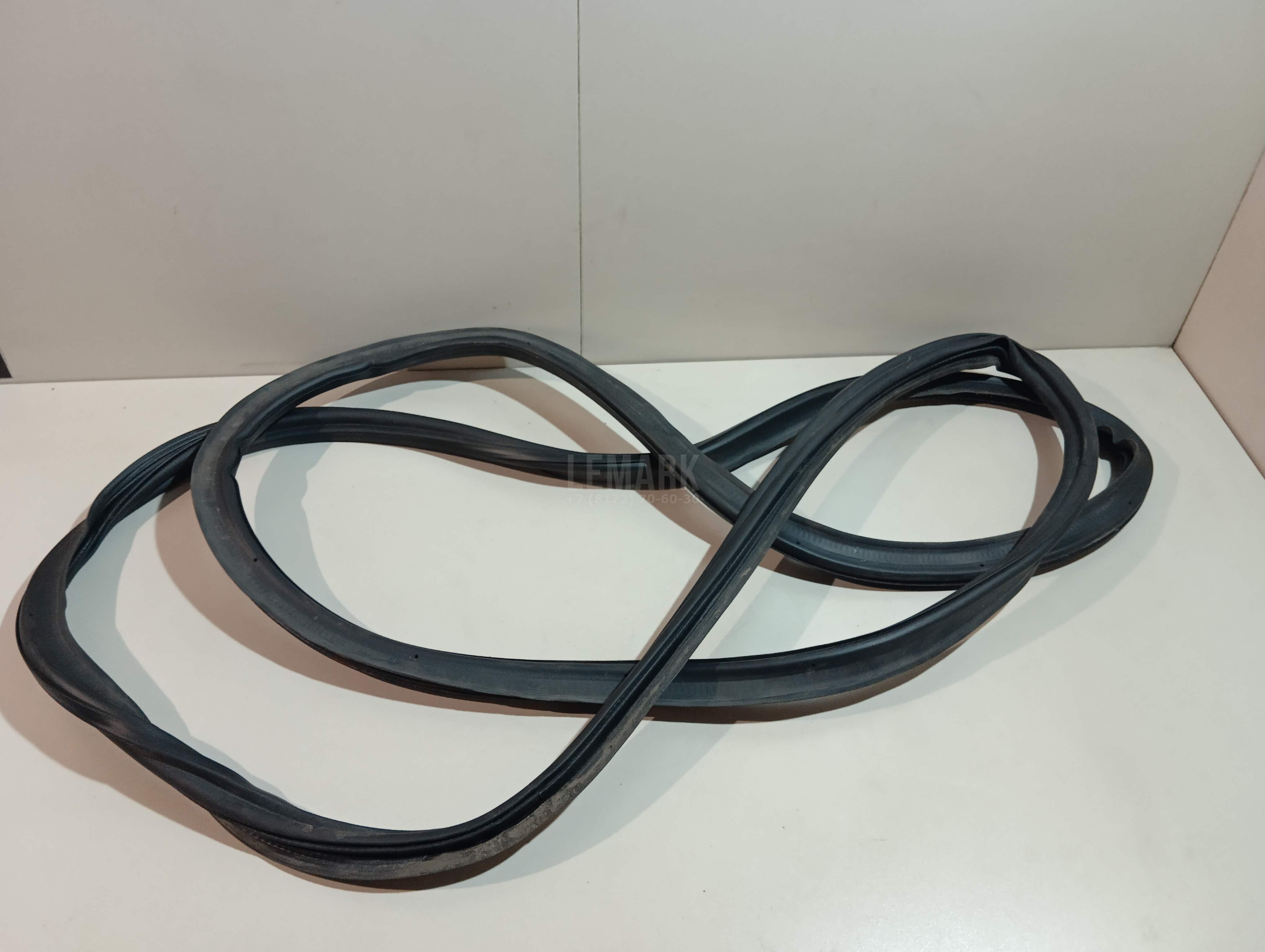 Уплотнитель багажника 5JA827705G VAG