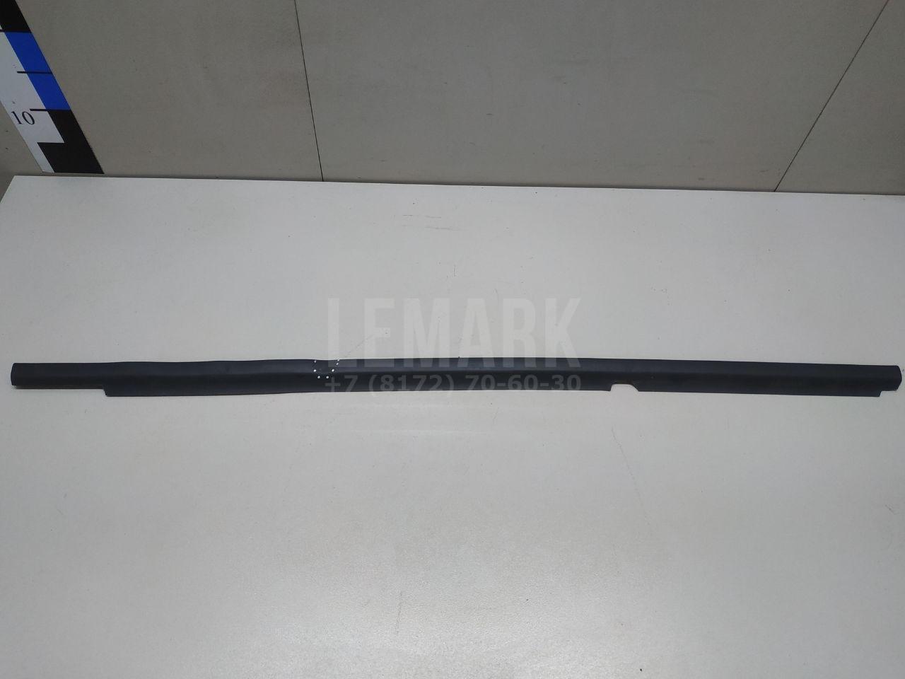 Накладка стекла заднего правого 5N0839478A5AP VAG