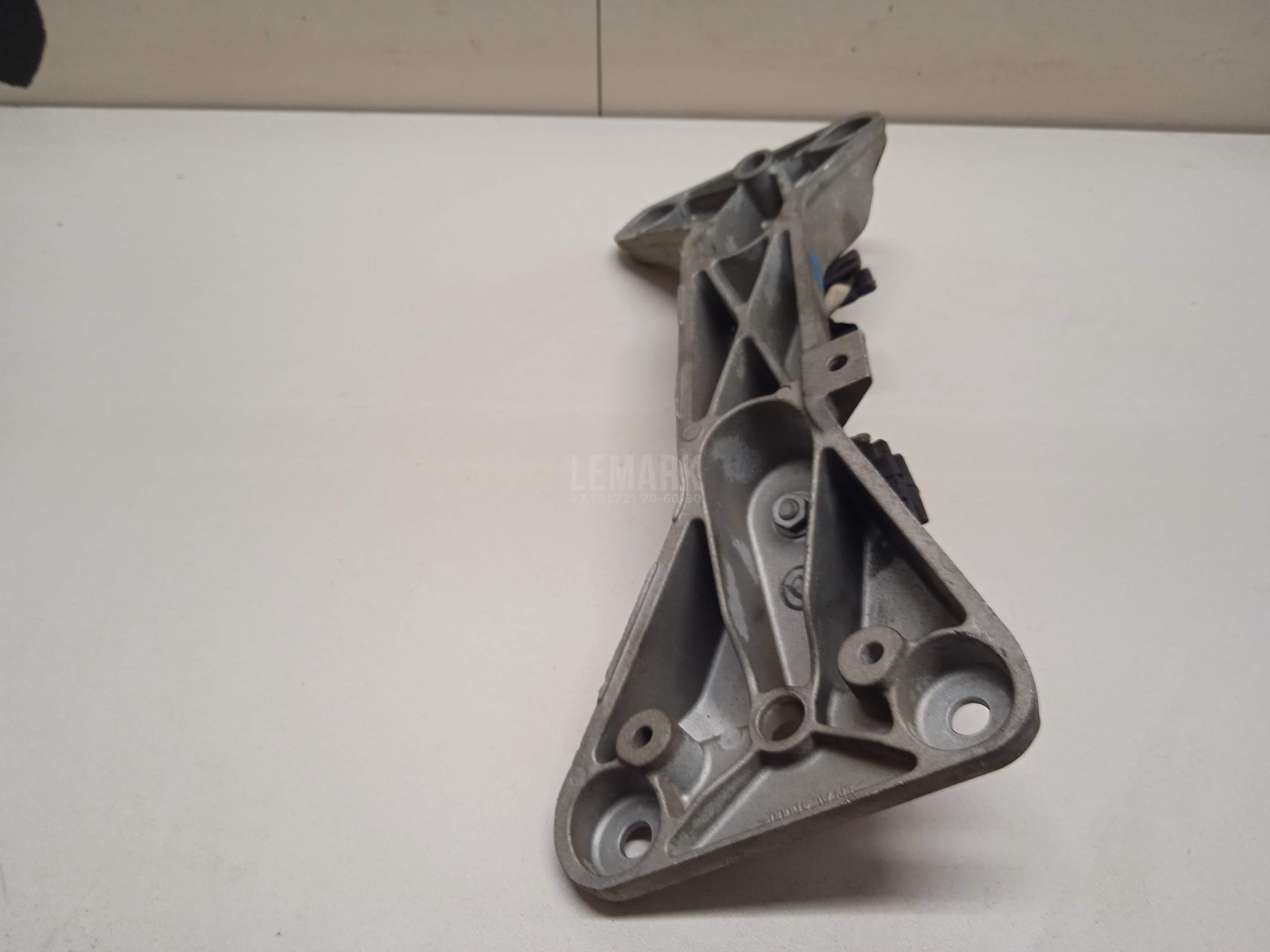 Опора КПП для  BMW X6 F16/F86 2014-2020