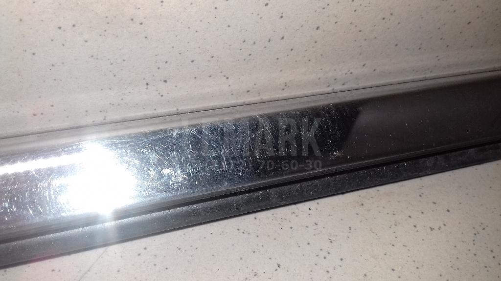 Накладка стекла переднего левого для  BMW 1-serie F20/F21 2011-2019