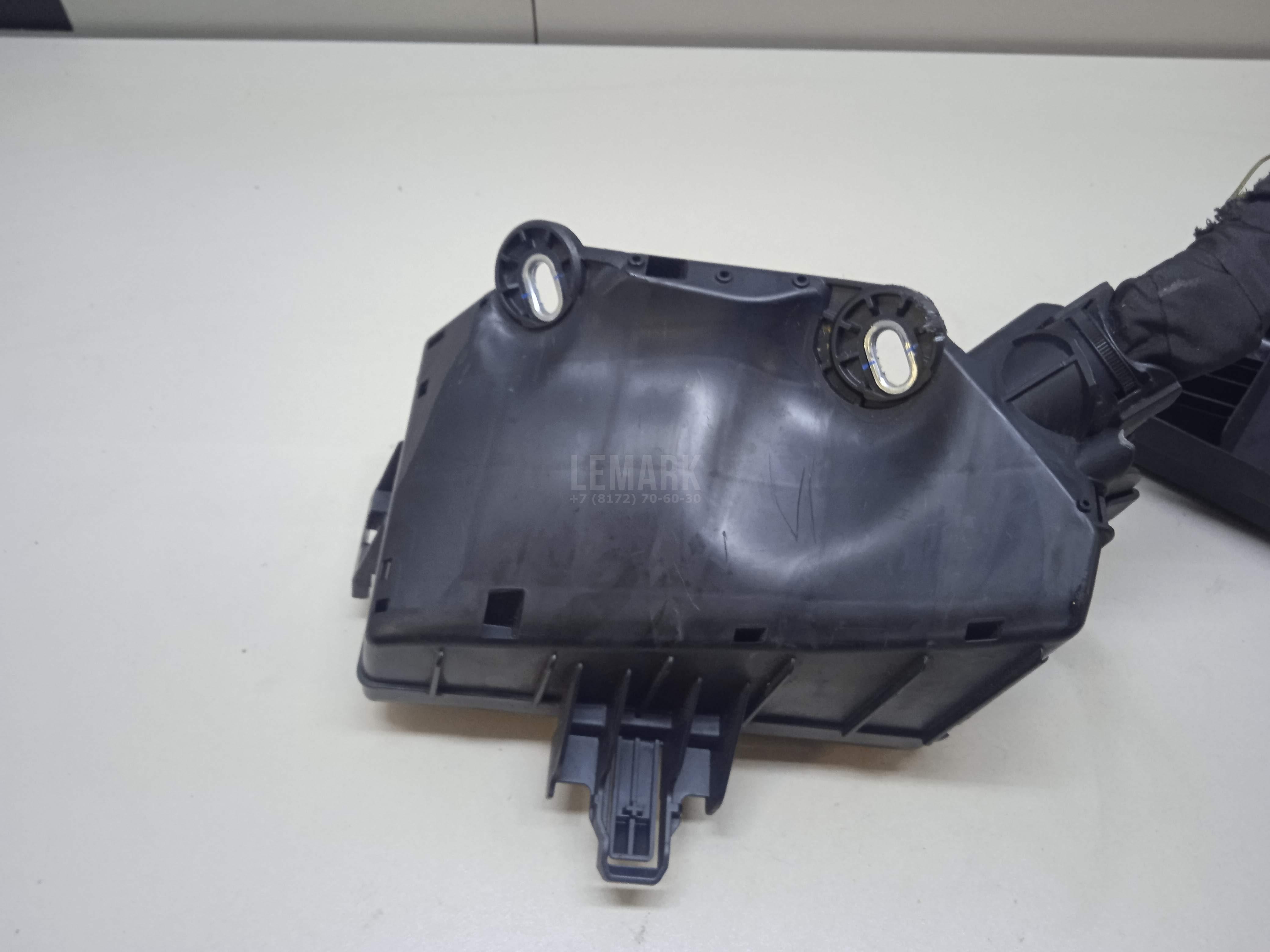 Блок предохранителей для  Audi 80/90 [B4] 1991-1995