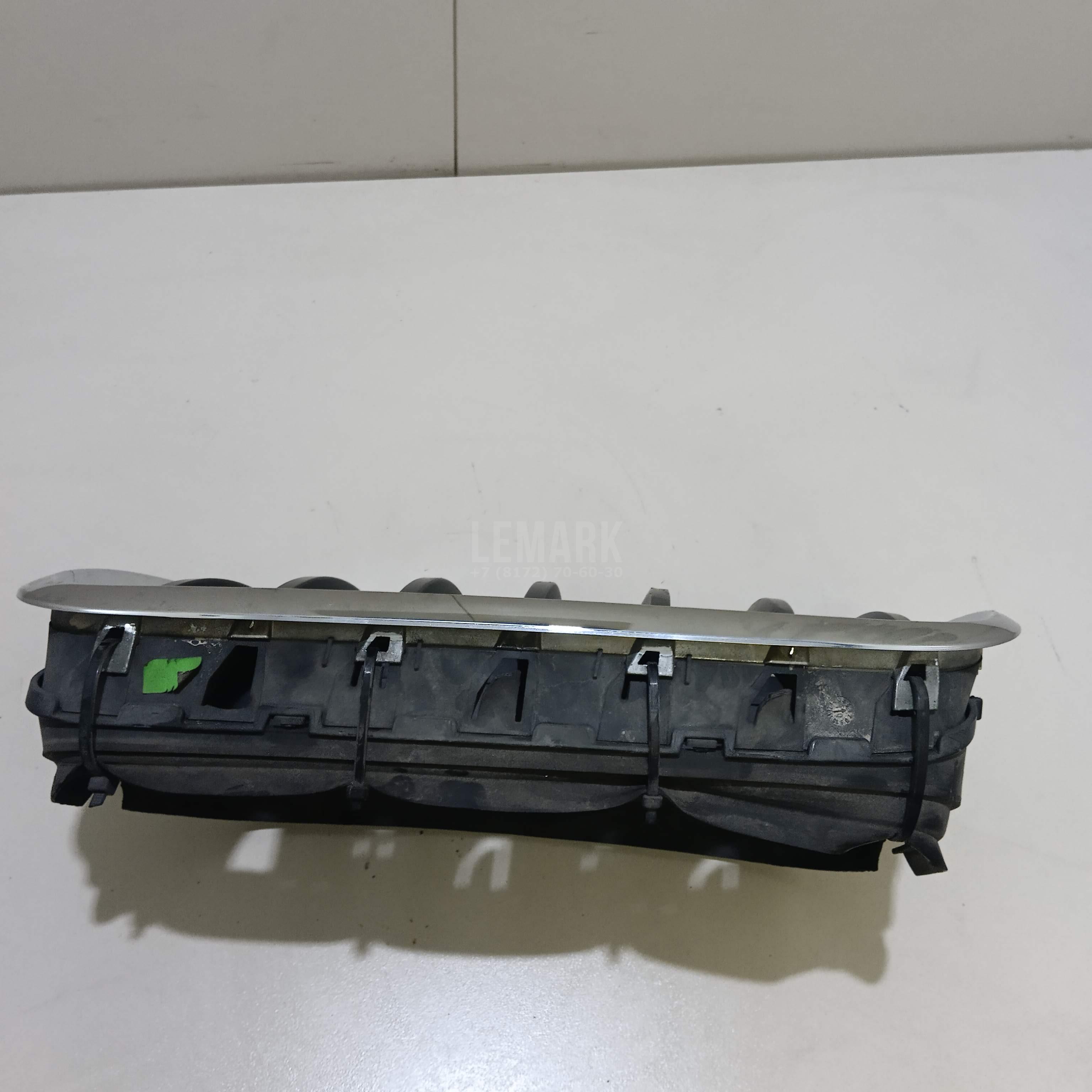 Решетка радиатора левая для  BMW 4-serie F32/F33/F82 2012-2020