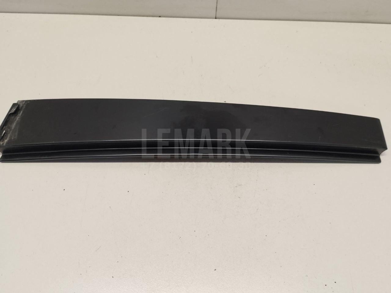 Накладка двери задней правой 1T0839890A03C VAG