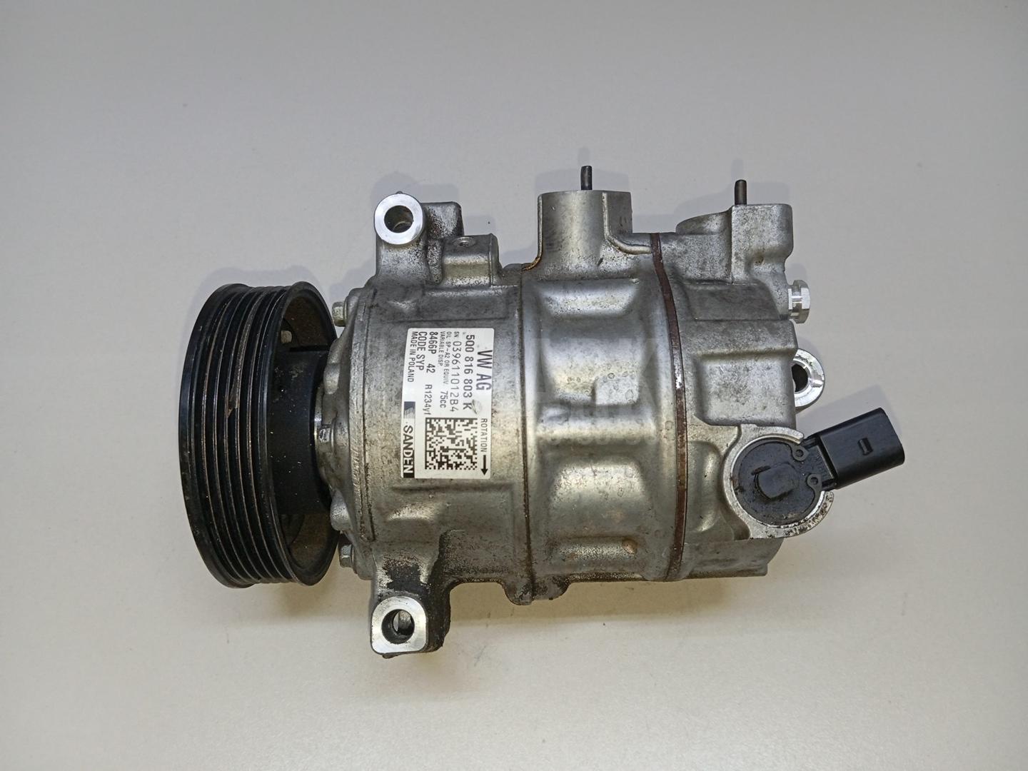 Компрессор кондиционера 5Q0816803K VAG
