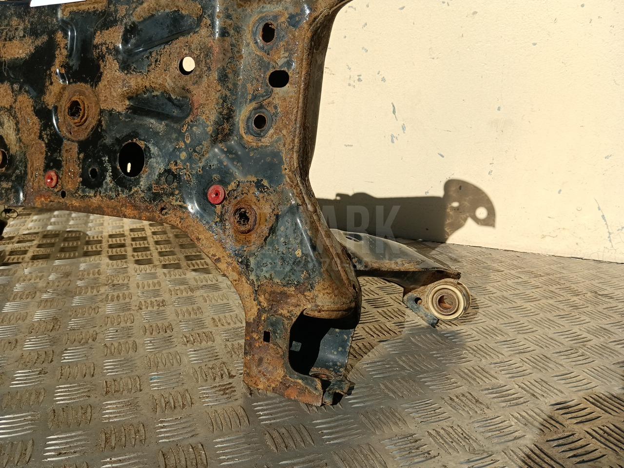 Балка подмоторная для  Audi V8 1988-1994