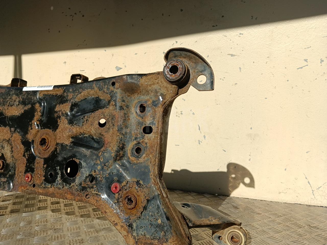Балка подмоторная для  Audi V8 1988-1994