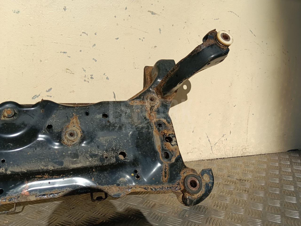 Балка подмоторная для  Audi V8 1988-1994