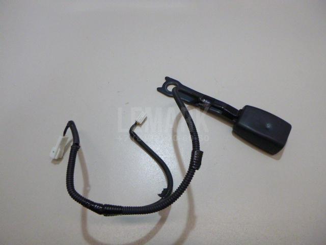 Ответная часть ремня безопасности 7323042220C0 Toyota
