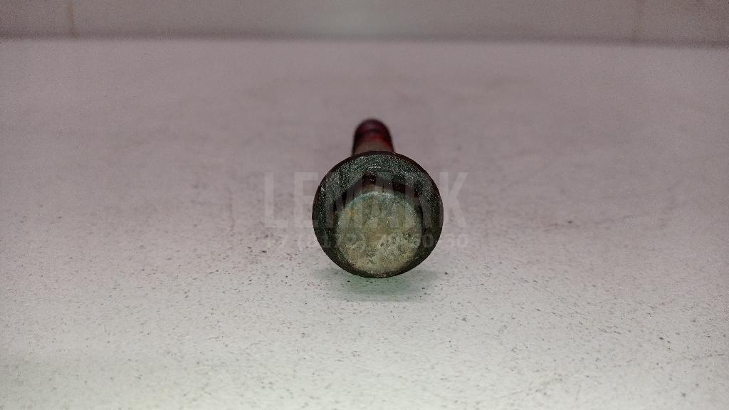 Болт переднего рычага 1471996 Ford