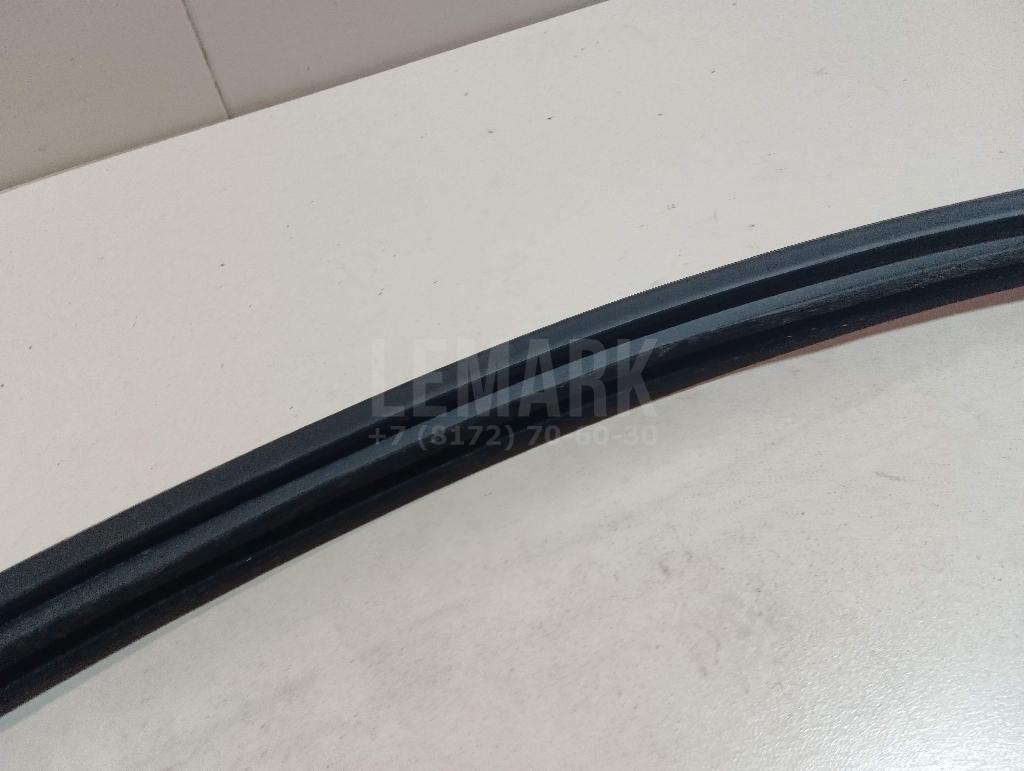 Накладка стекла переднего правого для  BMW X6 F16/F86 2014-2020