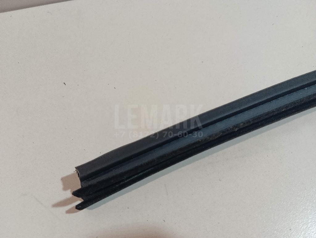 Накладка стекла переднего правого для  BMW X6 F16/F86 2014-2020