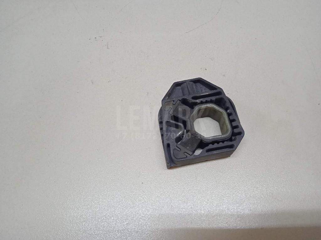Кронштейн радиатора для  BMW X1 F48 2014-2022
