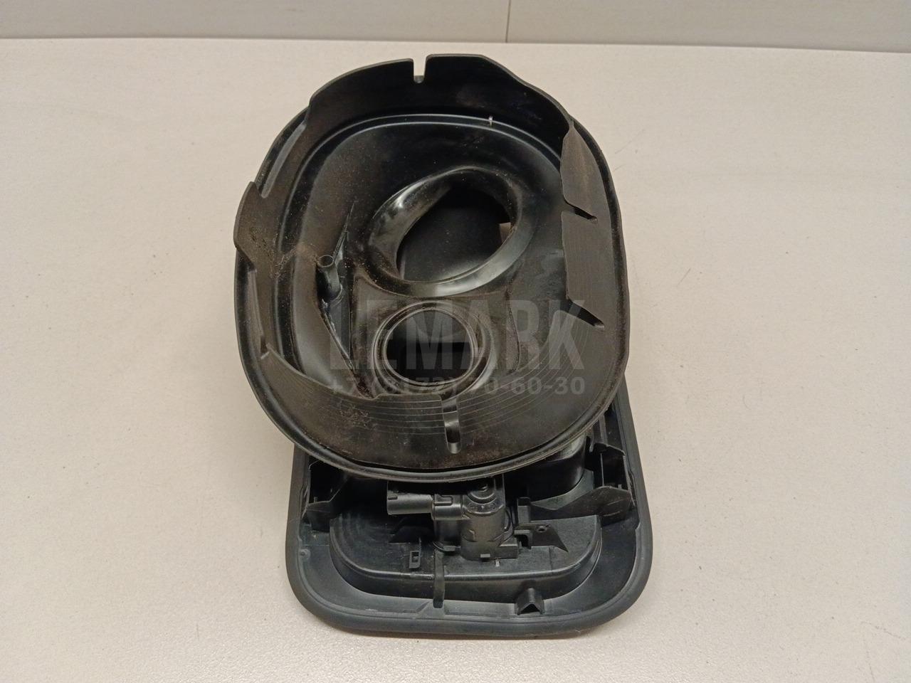 Ниша лючка бензобака для  BMW 1-serie E82/E88 2007-2013
