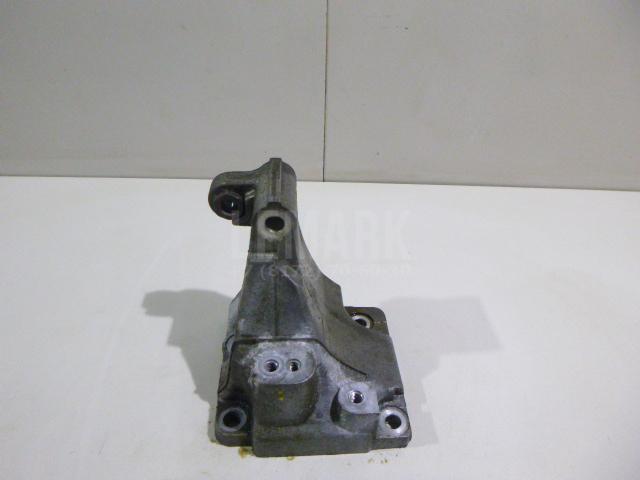 Кронштейн генератора 125110T020 Toyota