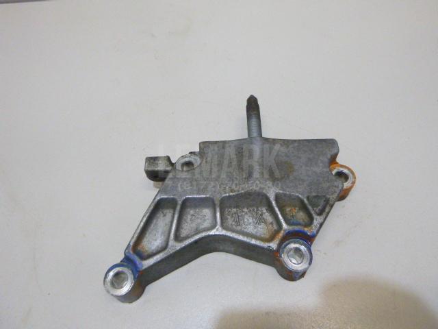 Кронштейн опоры двигателя 216702F000 Hyundai-Kia