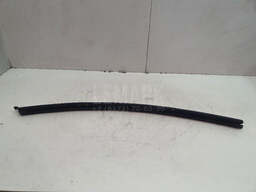 Накладка стекла заднего левого 82835JG00A Nissan