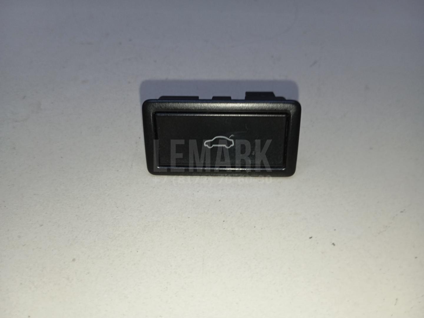 Кнопка закрывания багажника 3G0959831BWHS VAG