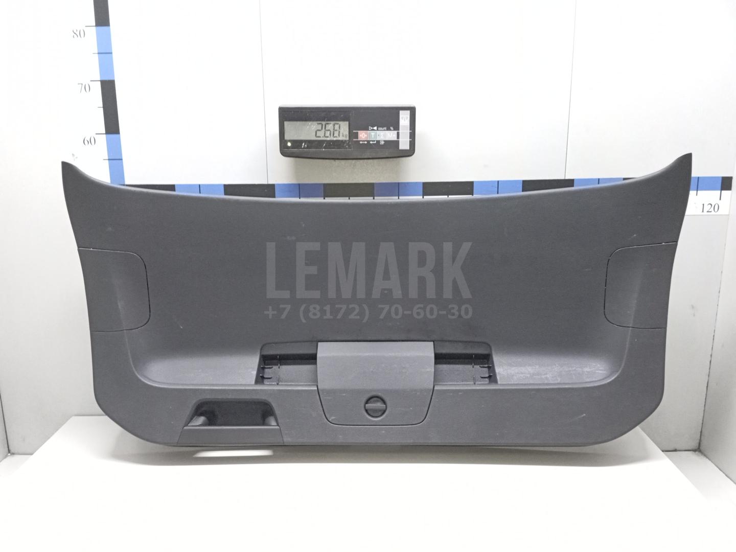 Обшивка двери багажника 3G986760582V VAG