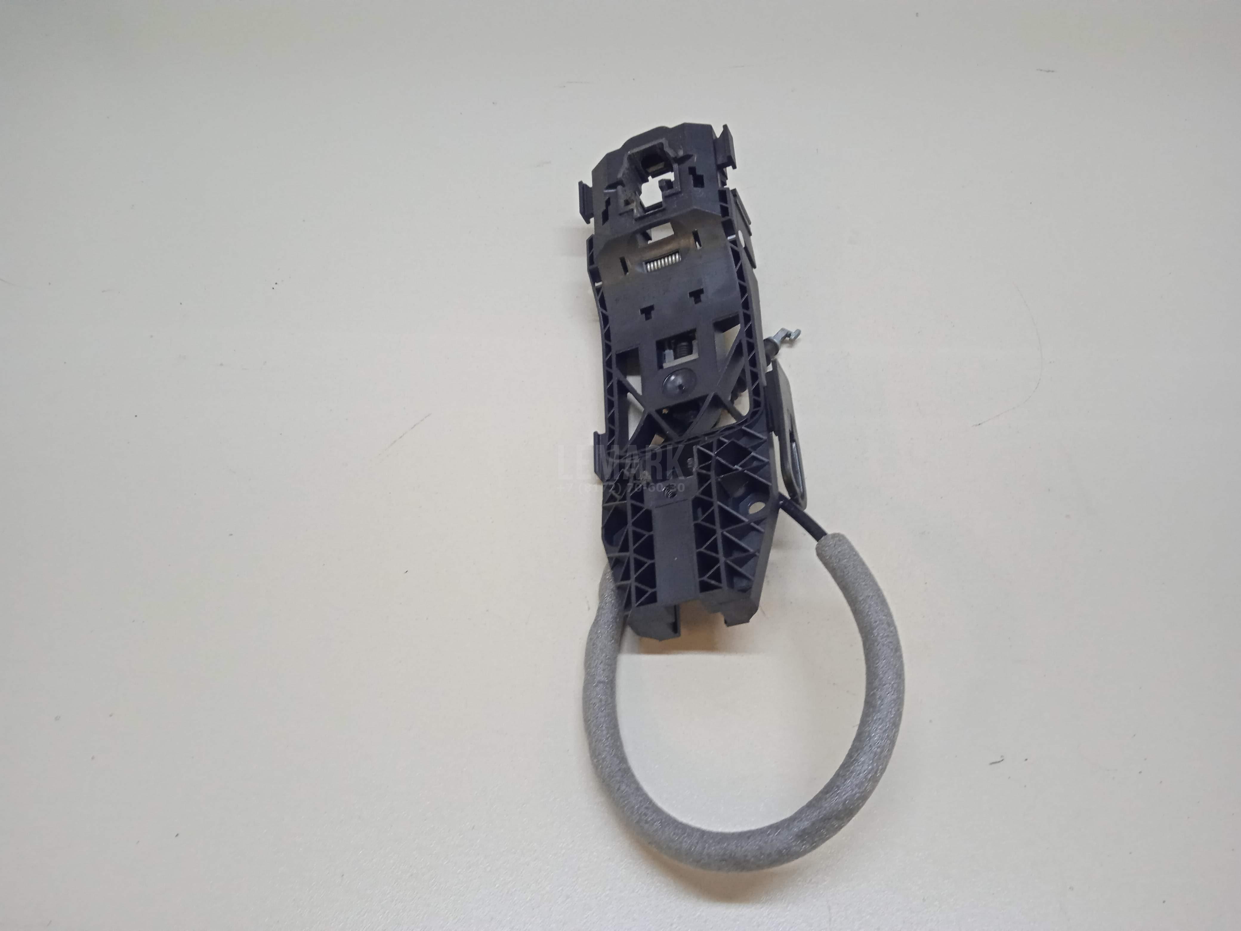 Кронштейн ручки для  Audi V8 1988-1994