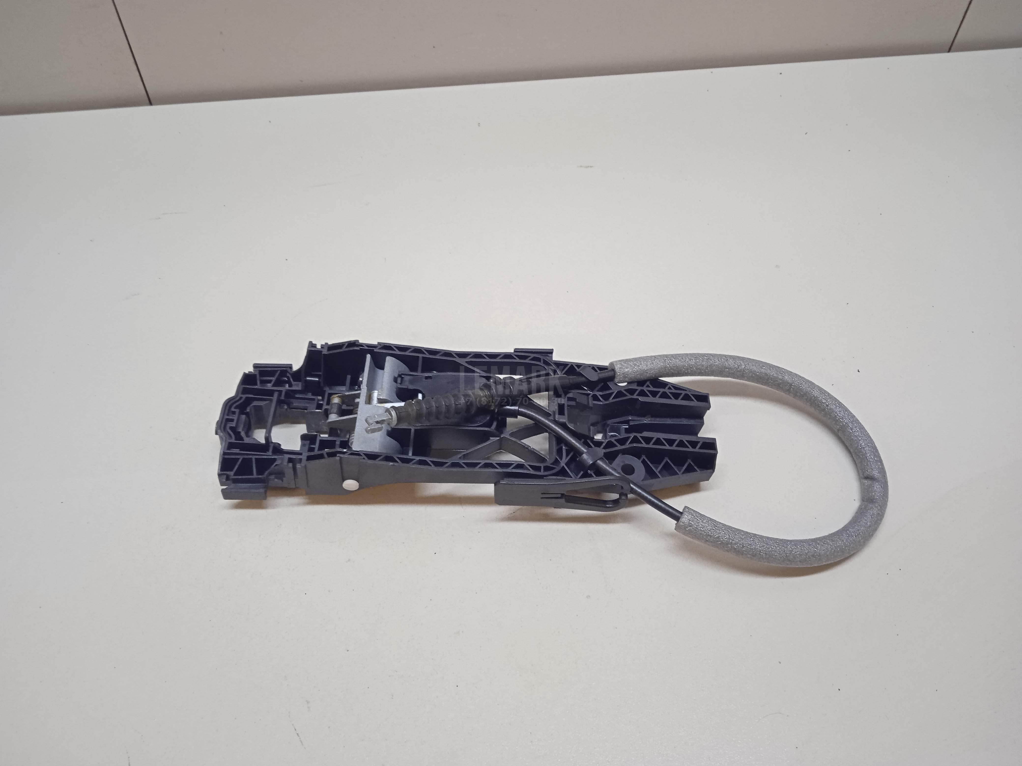 Кронштейн ручки для  Audi V8 1988-1994