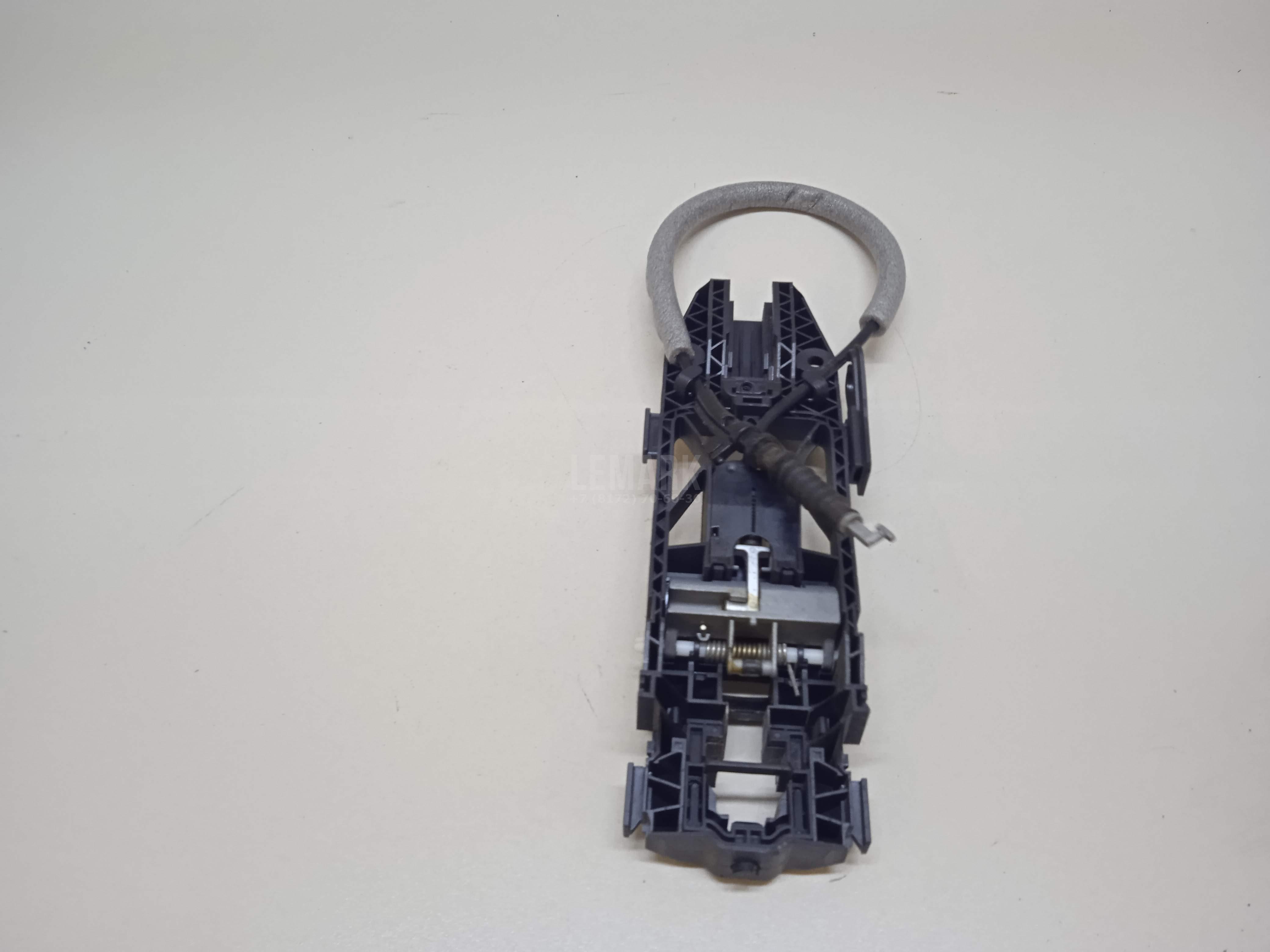 Кронштейн ручки для  Audi V8 1988-1994