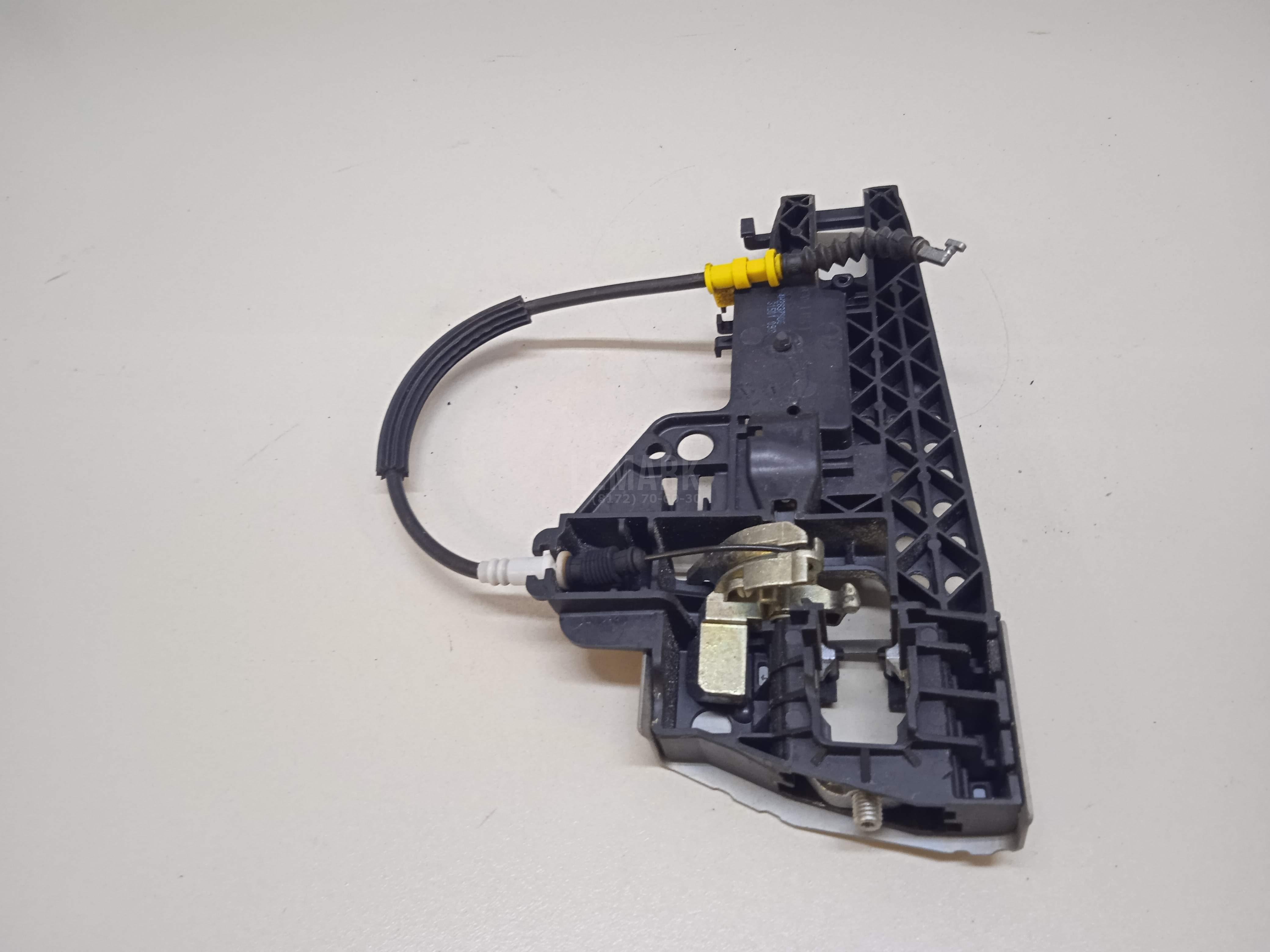 Кронштейн ручки для  BMW 1-serie E82/E88 2007-2013
