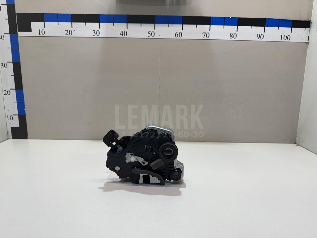 Замок двери передней правой 6903060250 Toyota