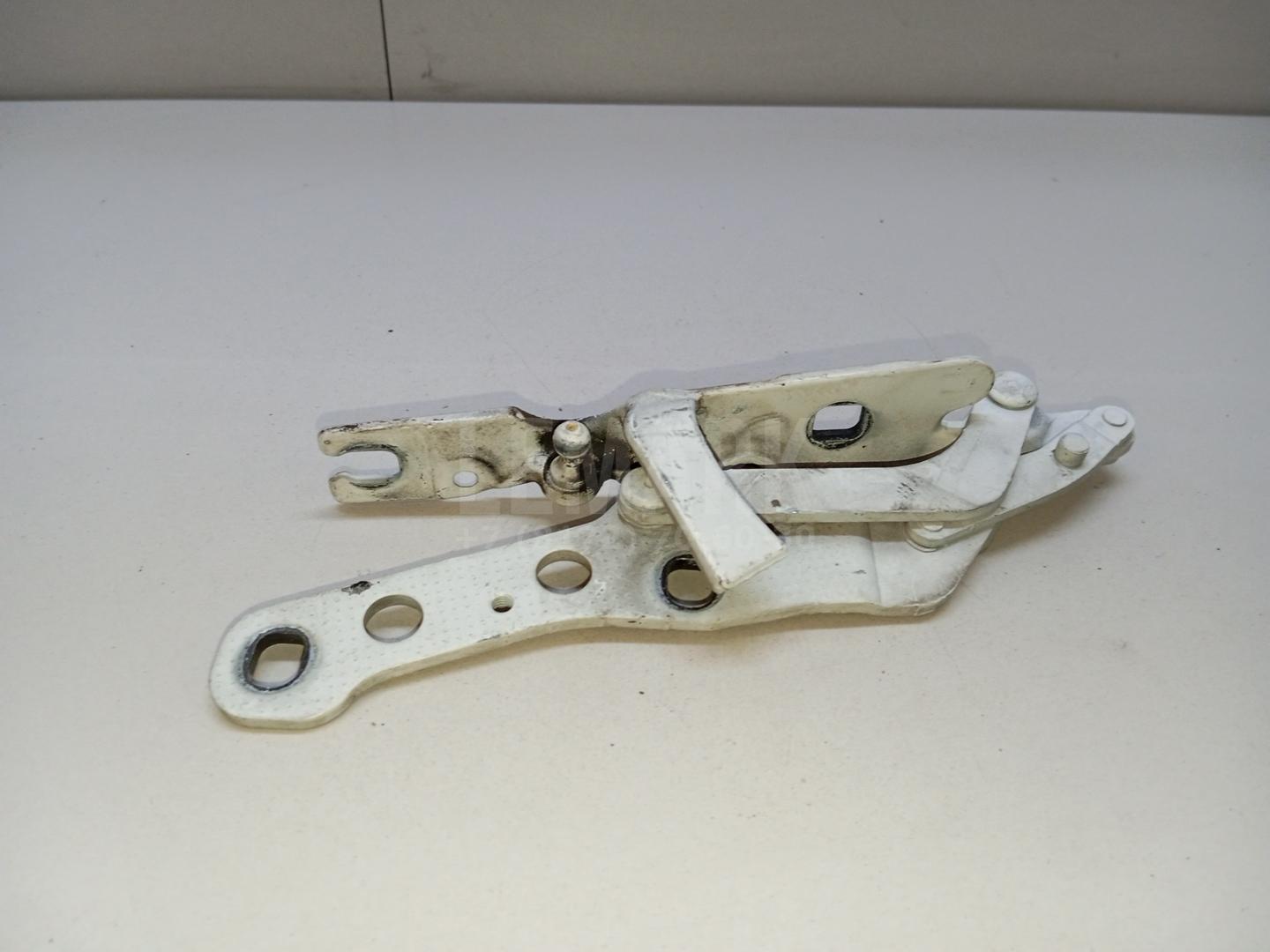 Петля капота правая для  BMW 3-serie E92/E93 2006-2012