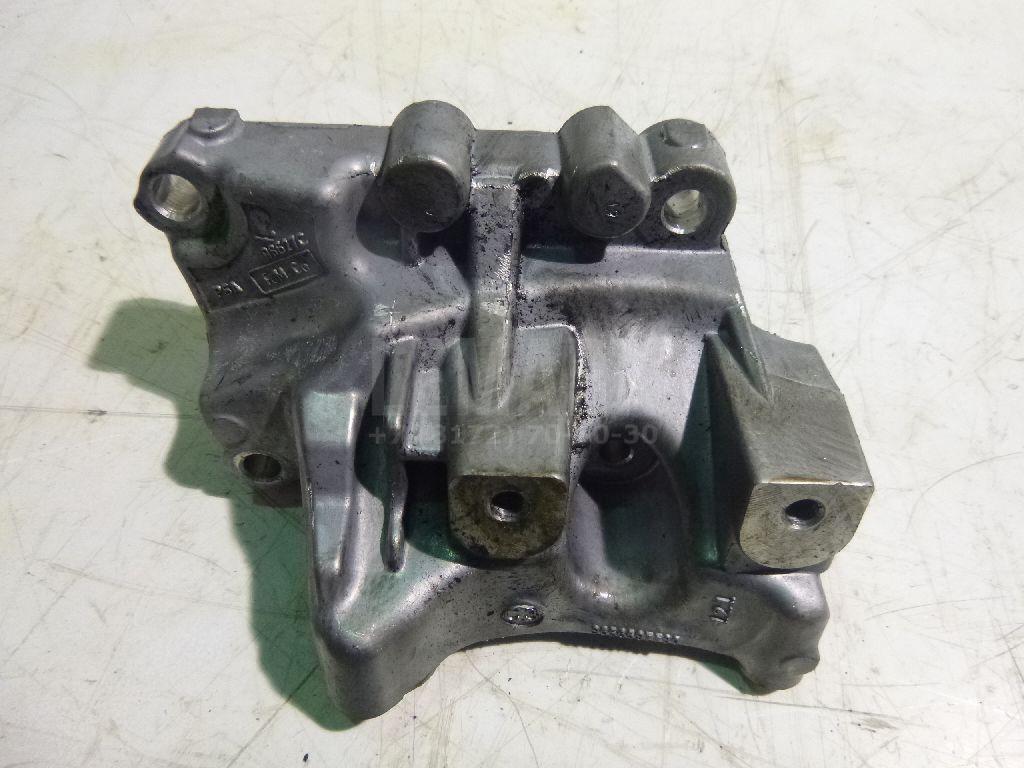 Кронштейн топливного фильтра LR001314 Land Rover