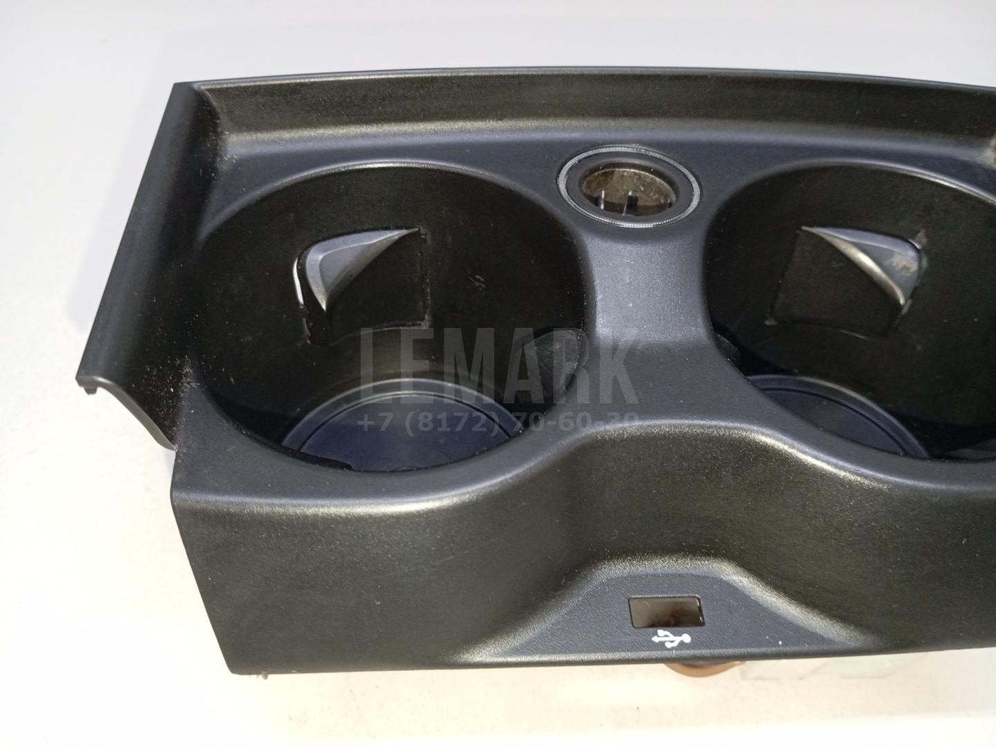 Подстаканник для  BMW i8 I12 2014-2020