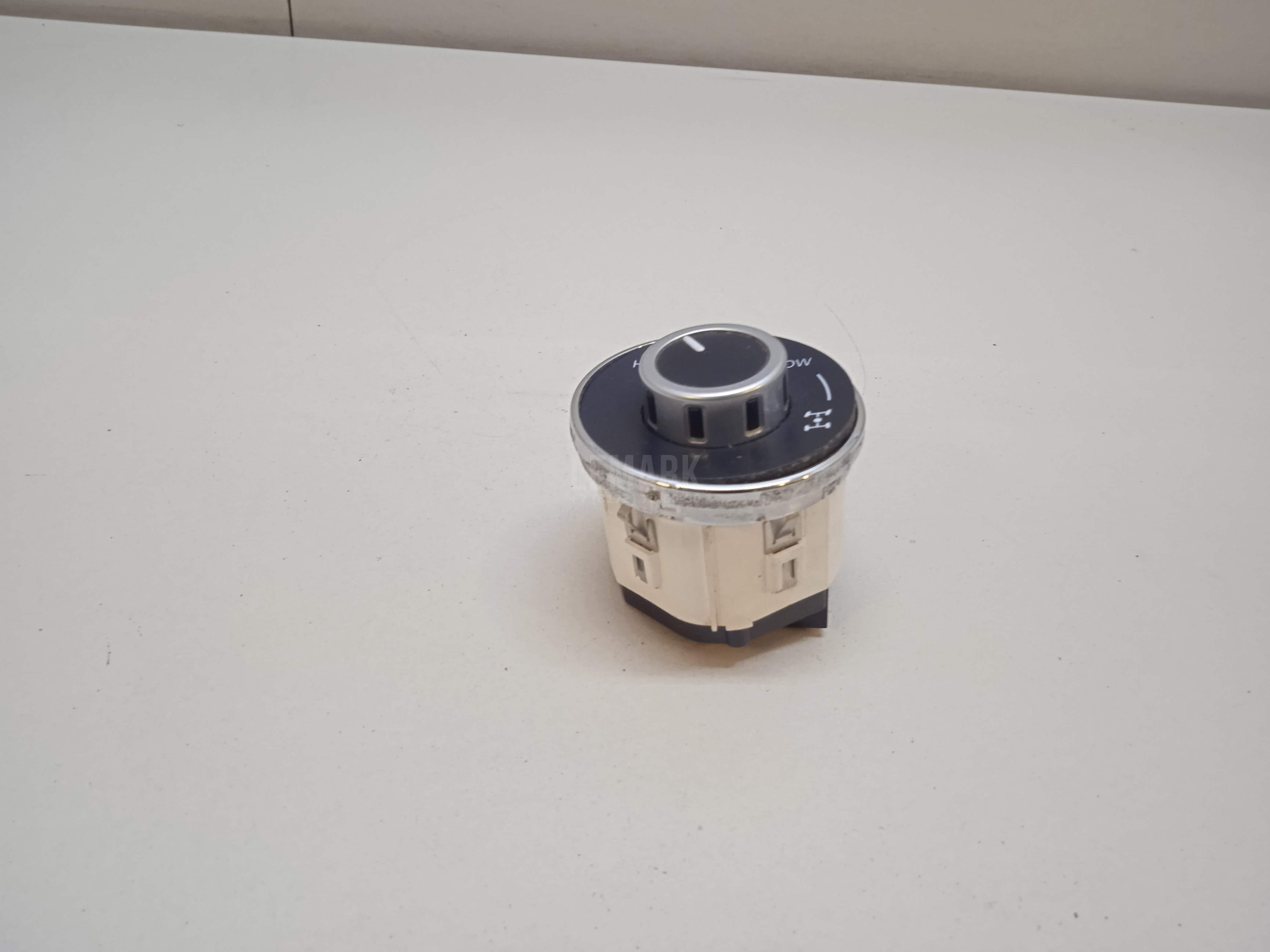 Кнопка блокировки дифференциала 7L6941435R3X1 VAG
