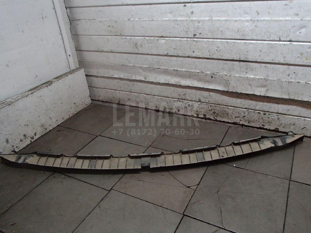Направляющая заднего бампера 7L6807863 VAG