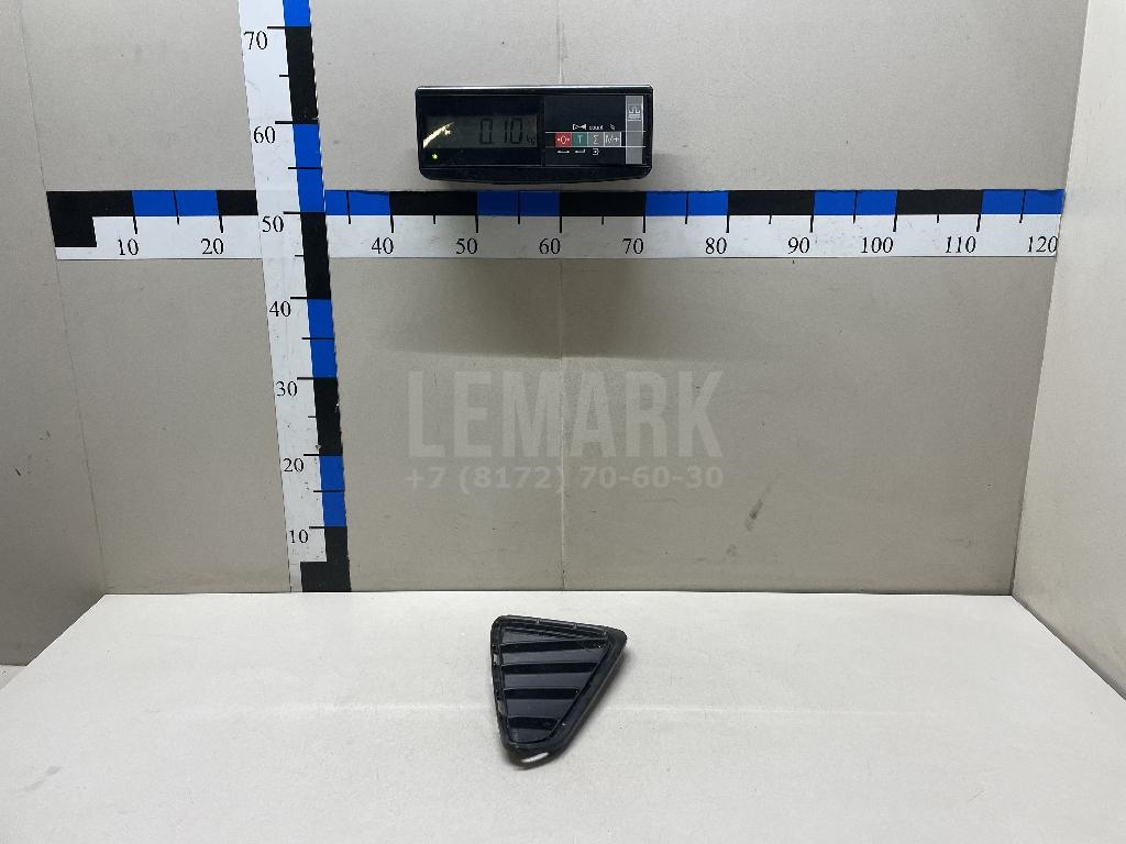 Решетка в бампер правая 5203042040 Toyota