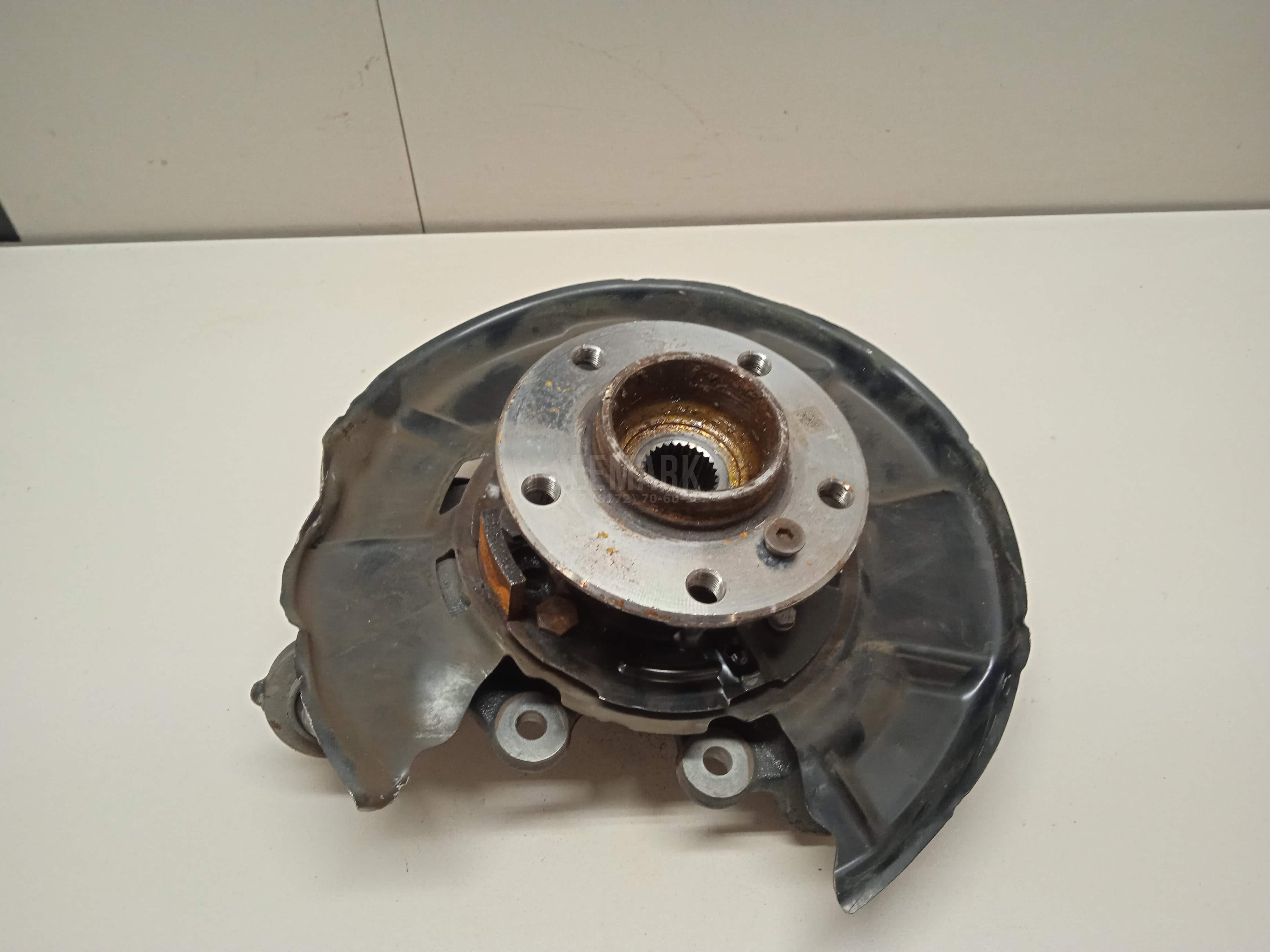 Кулак поворотный задний правый для  Audi 80/90 [B2] 0-1986