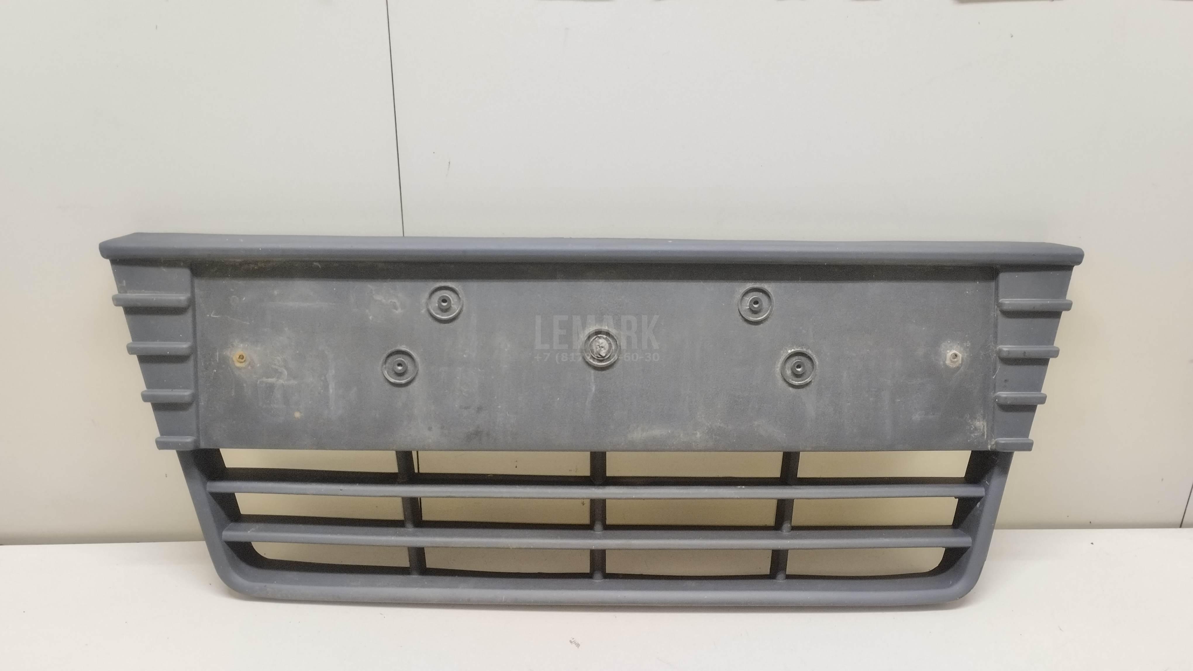 Решетка в бампер центральная OEM3683 O.E.M.