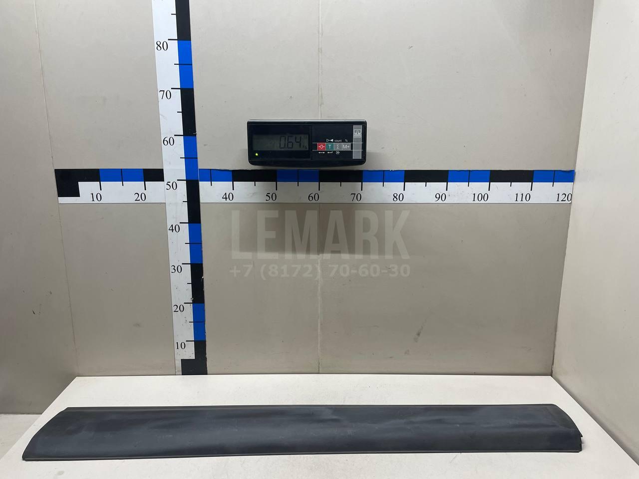 Накладка двери передней правой 808704EA0A Nissan