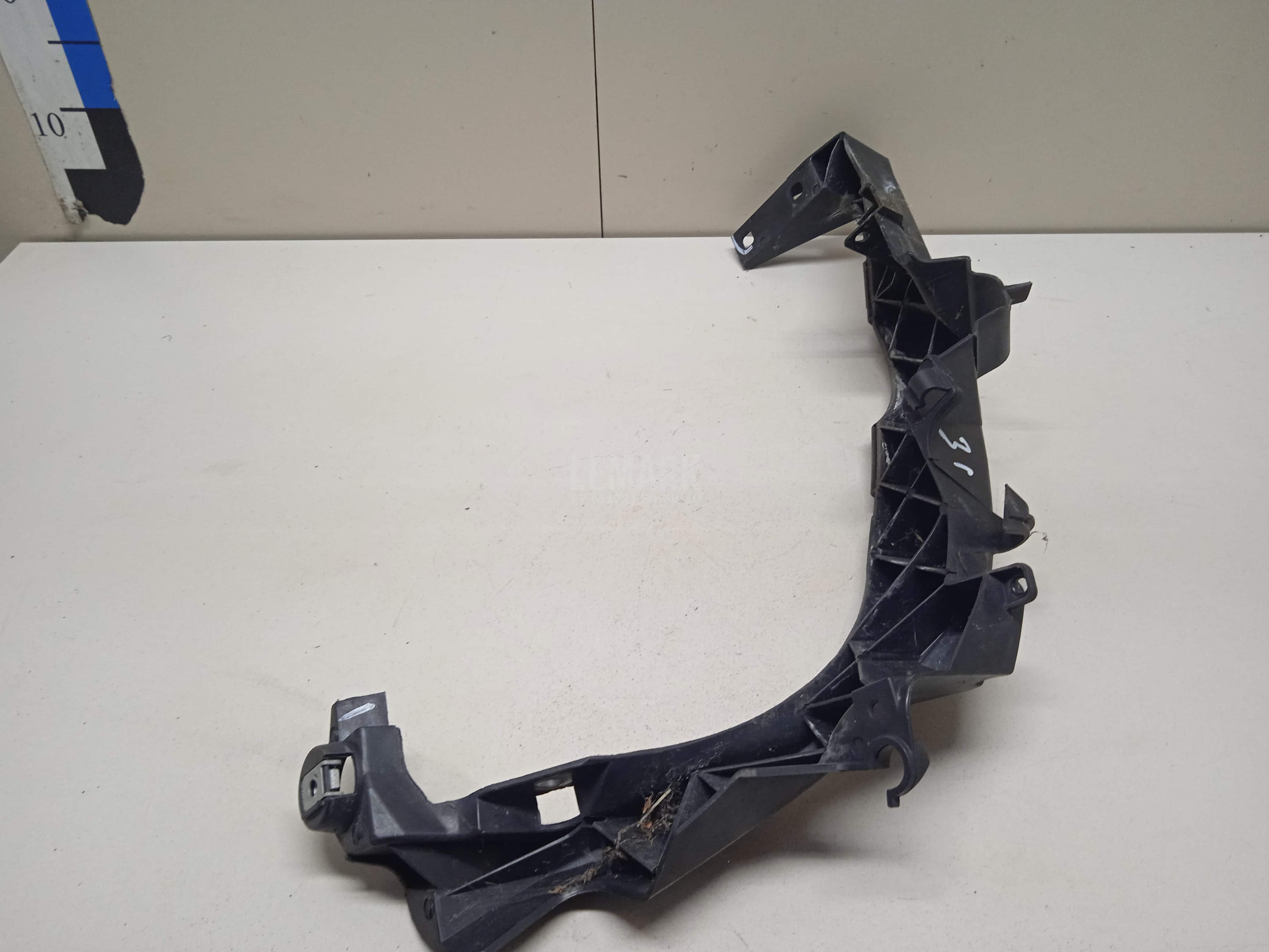 Кронштейн фар левый для  BMW 7-serie E65/E66 2001-2008