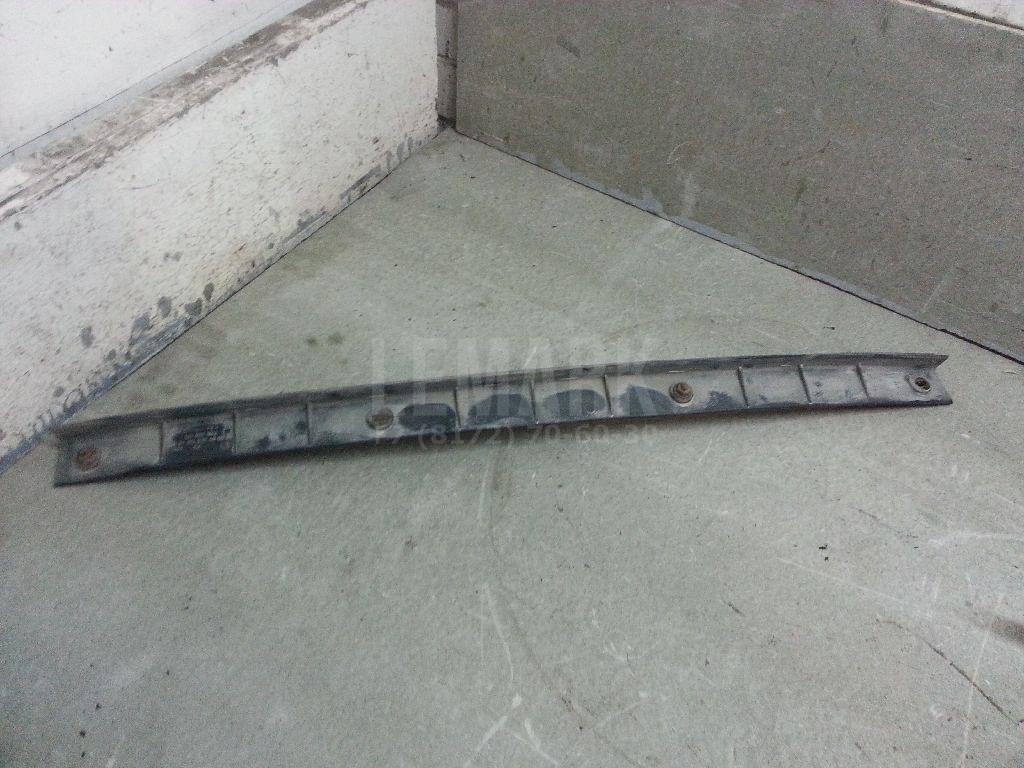 Направляющая заднего бампера 1U9807863 VAG