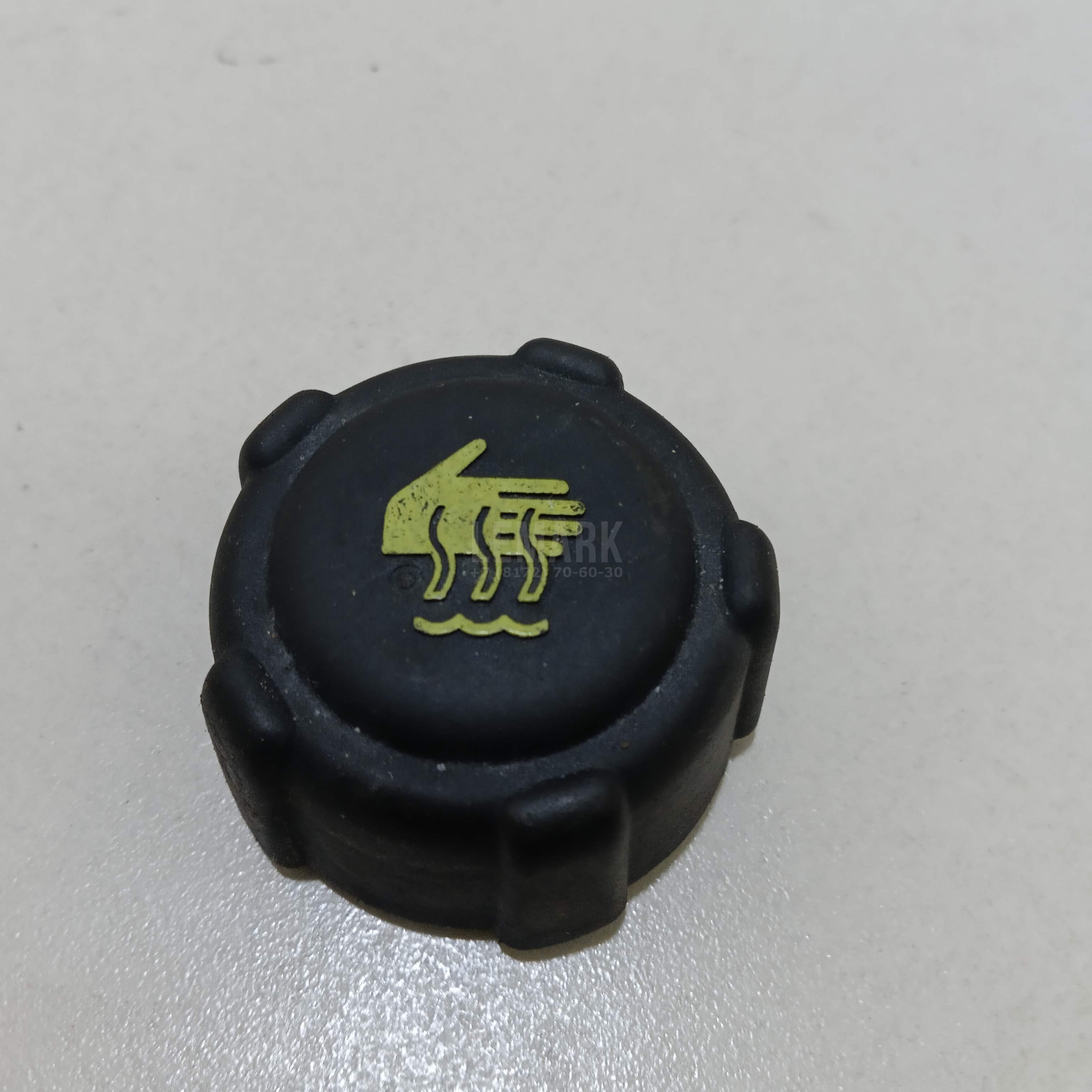 Крышка расширительного бачка 8200048024 Renault