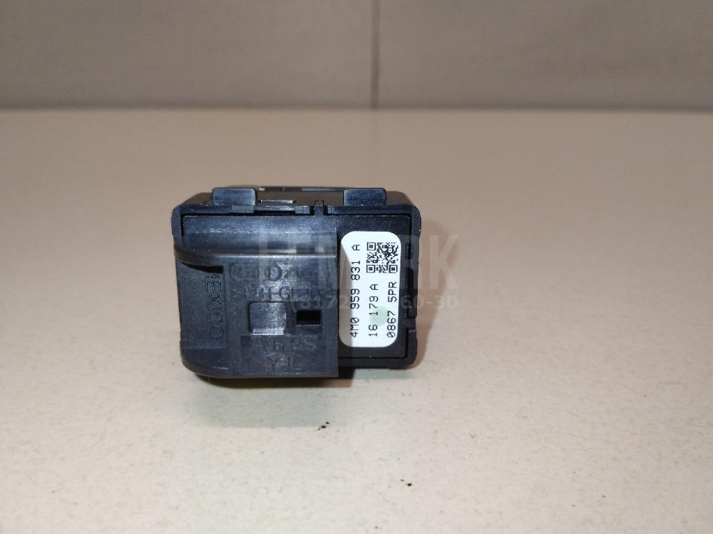 Кнопка открывания багажника для  BMW 1-serie E82/E88 2007-2013